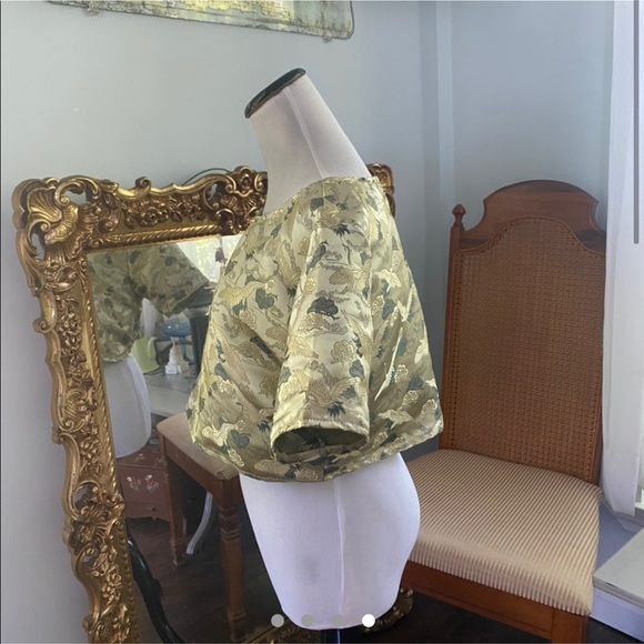 🌾green satin top☂️ - Picture 3 of 4